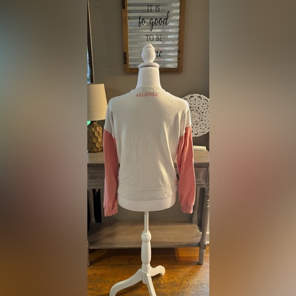 Peloton Crewneck - Picture 6 of 9